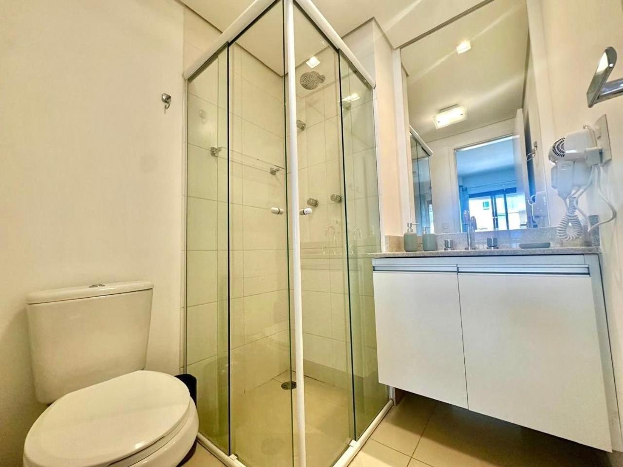 Moderno - Ar Condicionado, Estacionamento E Piscina Apartamento *
