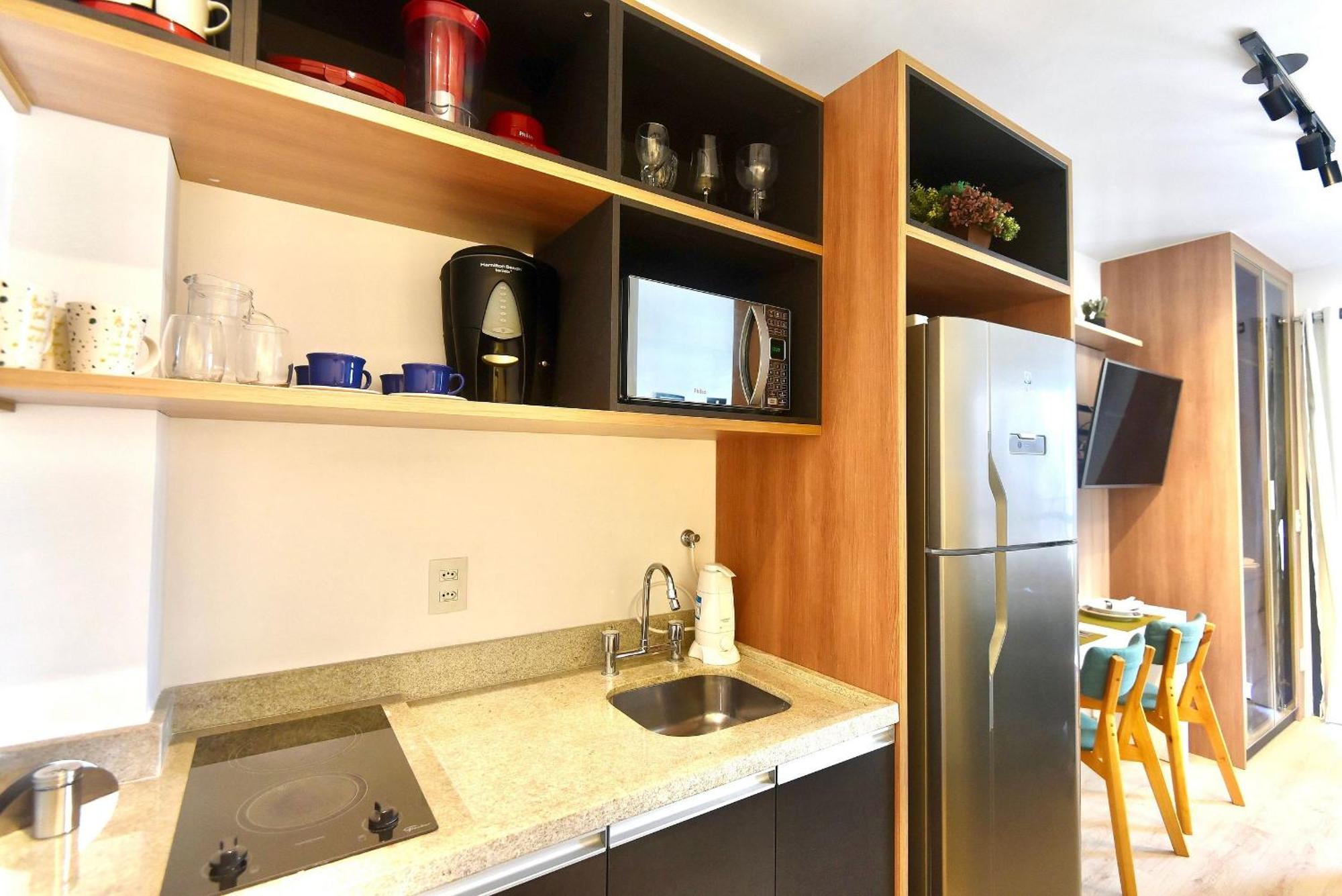Moderno - Ar Condicionado, Estacionamento E Piscina Apartamento *